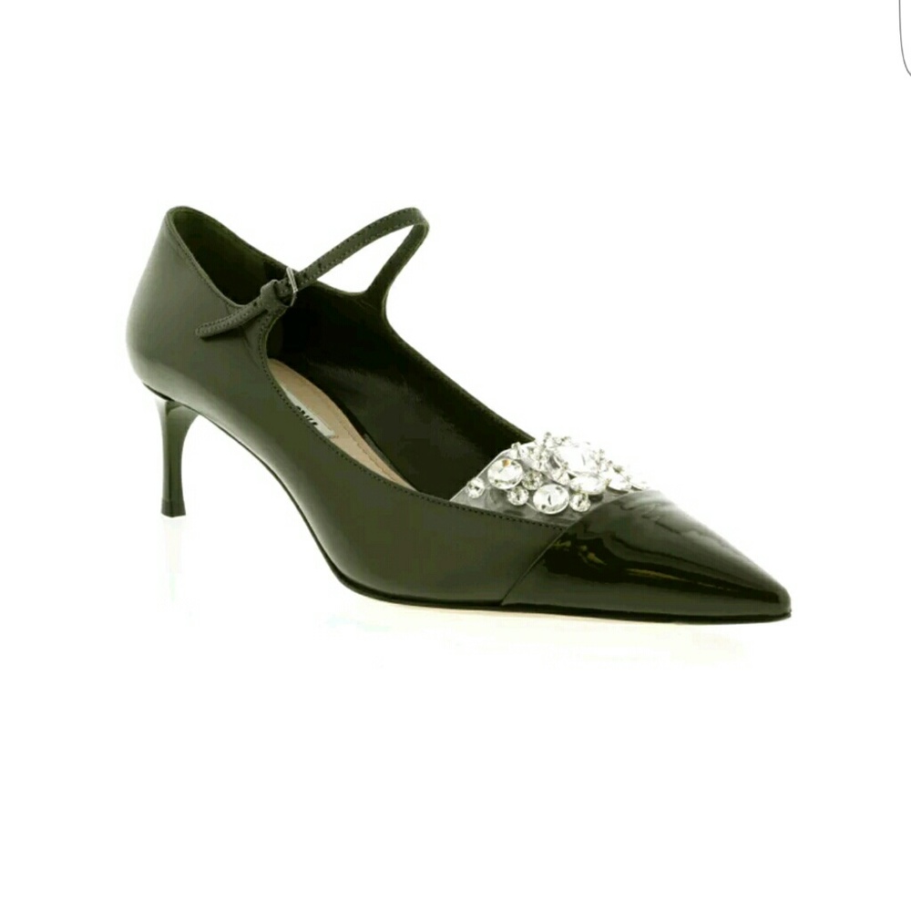 Women's shoes
